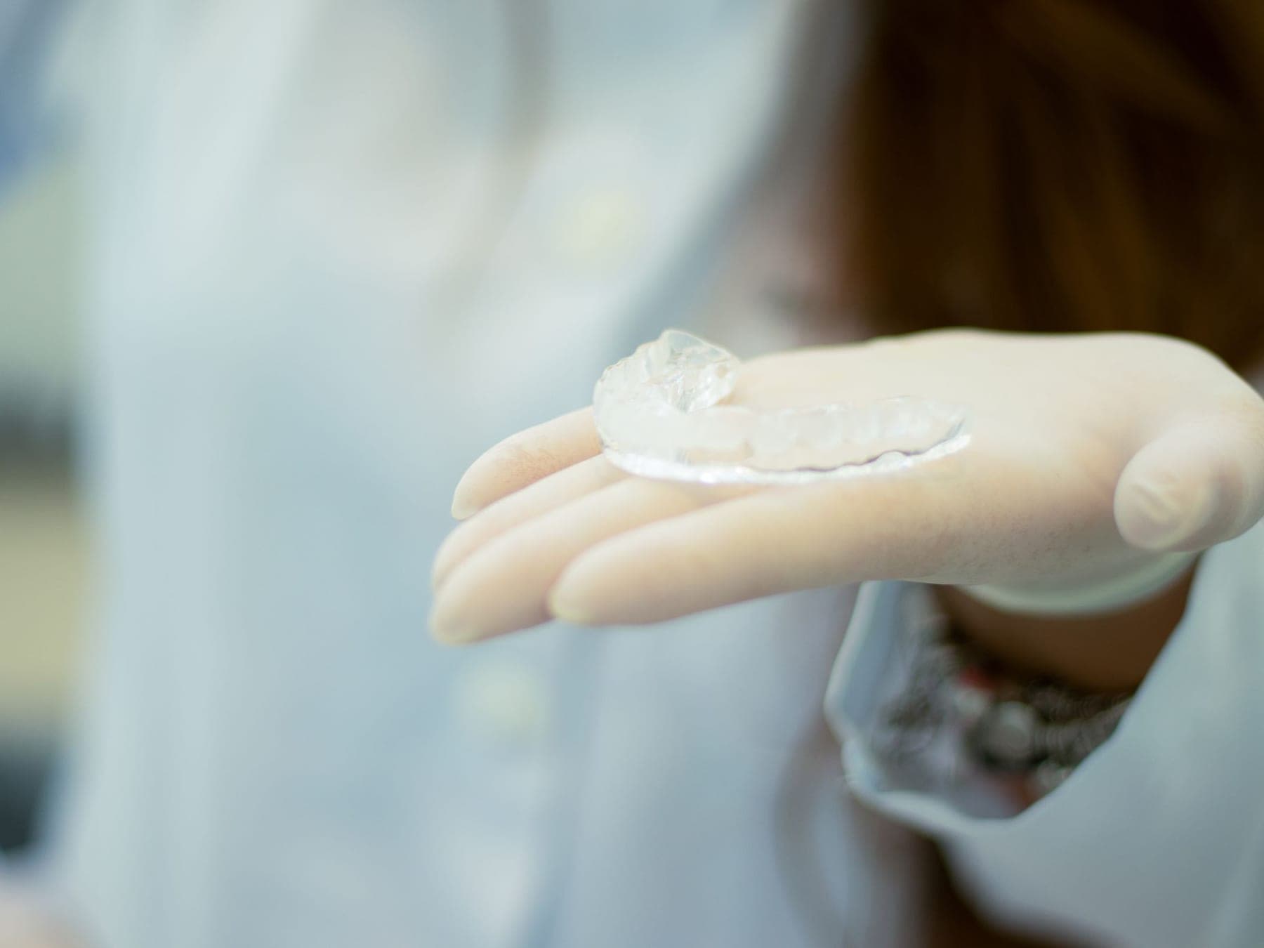 Transparente Aufbissschiene zur Entlastung des Kiefergelenks
